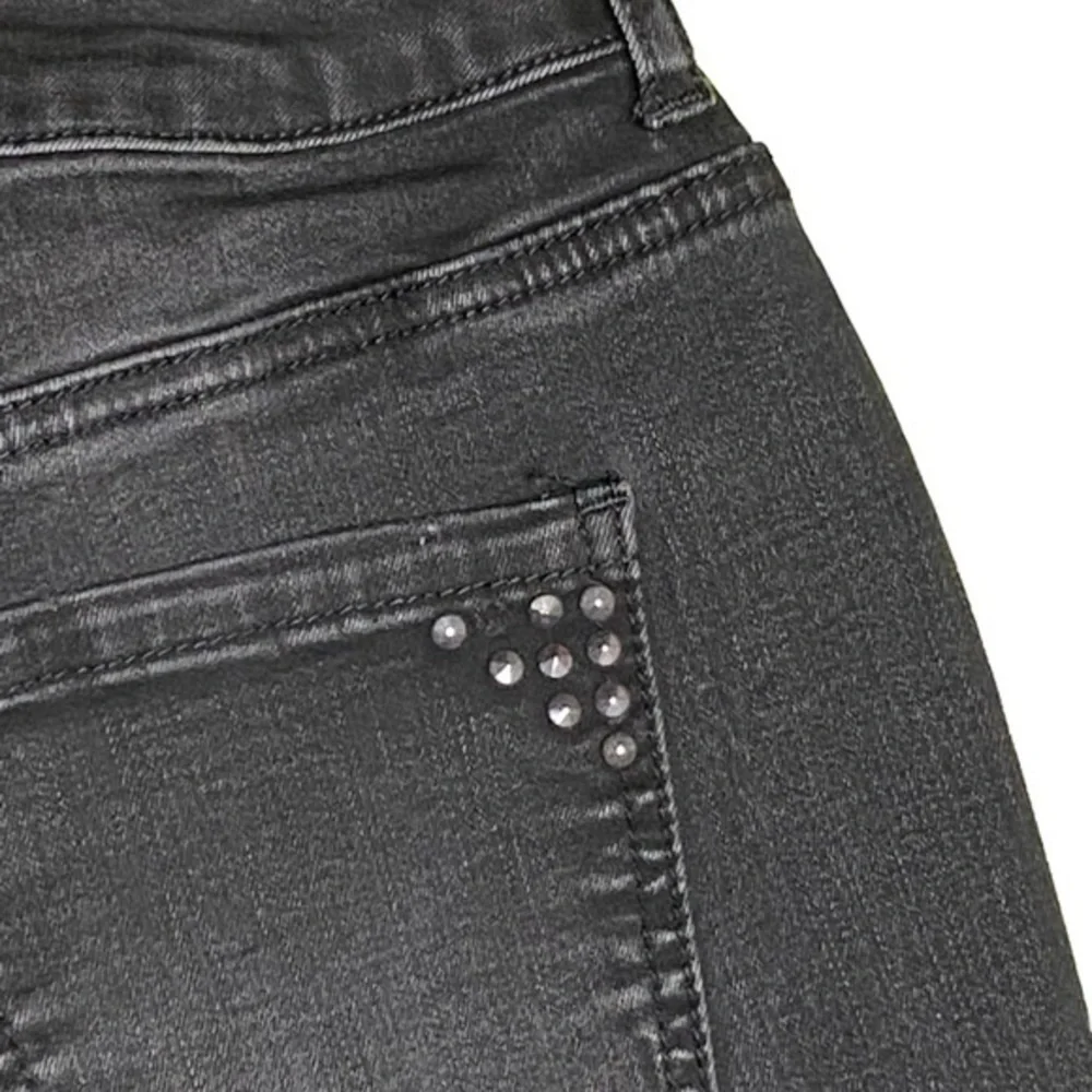 Maurices Jeans Faded Black Studded Skinny Jeans Size Medium Regular 8 10 - Picture 13 of 14